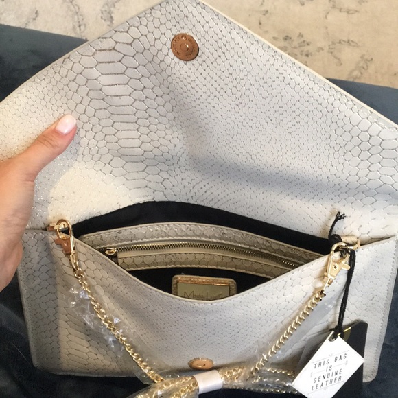 Moda Luxe Clutch - Picture 6 of 6